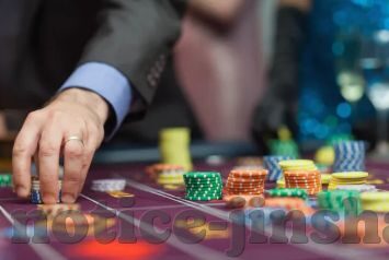 摇骰子斗牛棋牌-摇骰子斗牛棋牌，策略与乐趣的碰撞